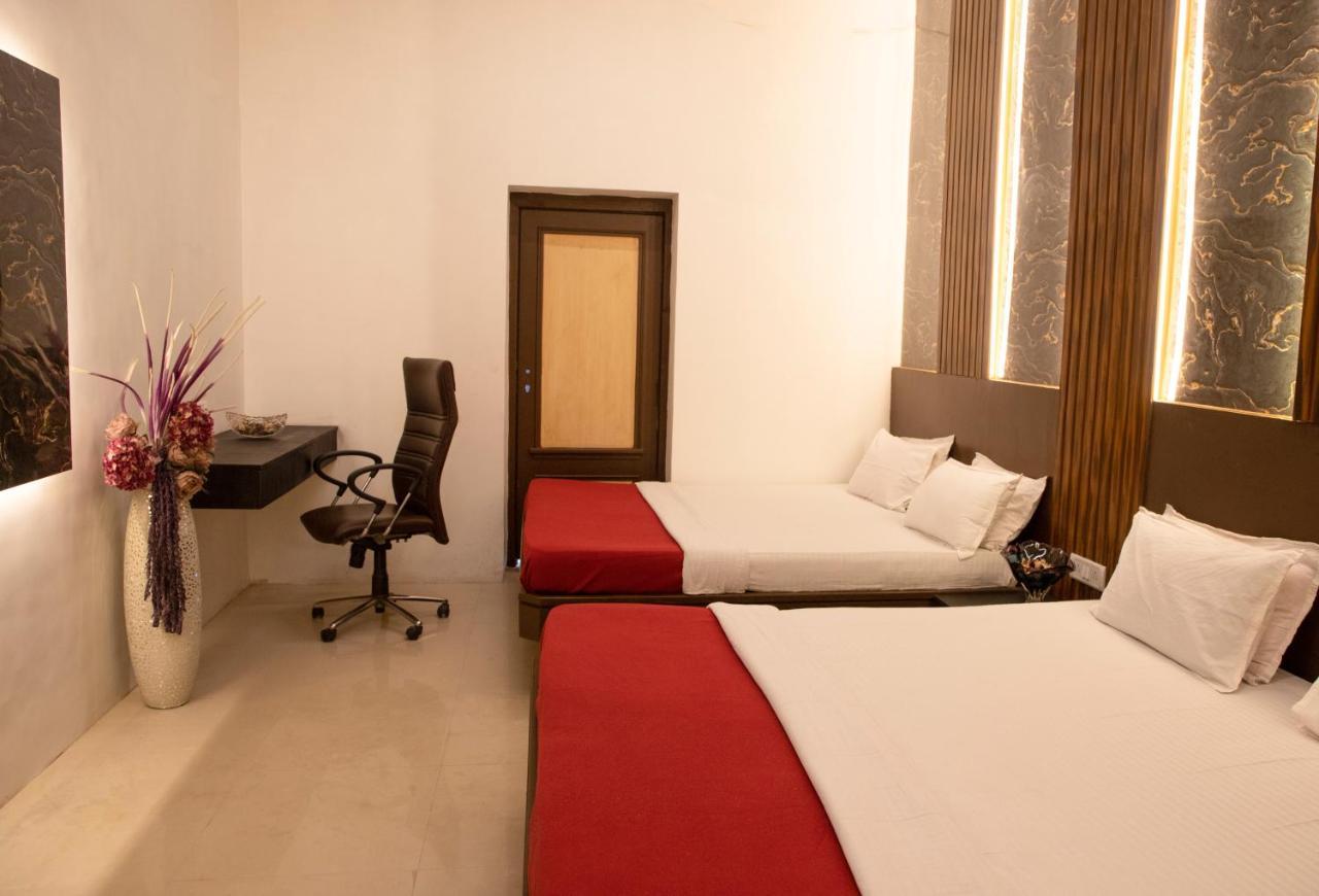 Empire Royale Hotel Bombay Exterior foto